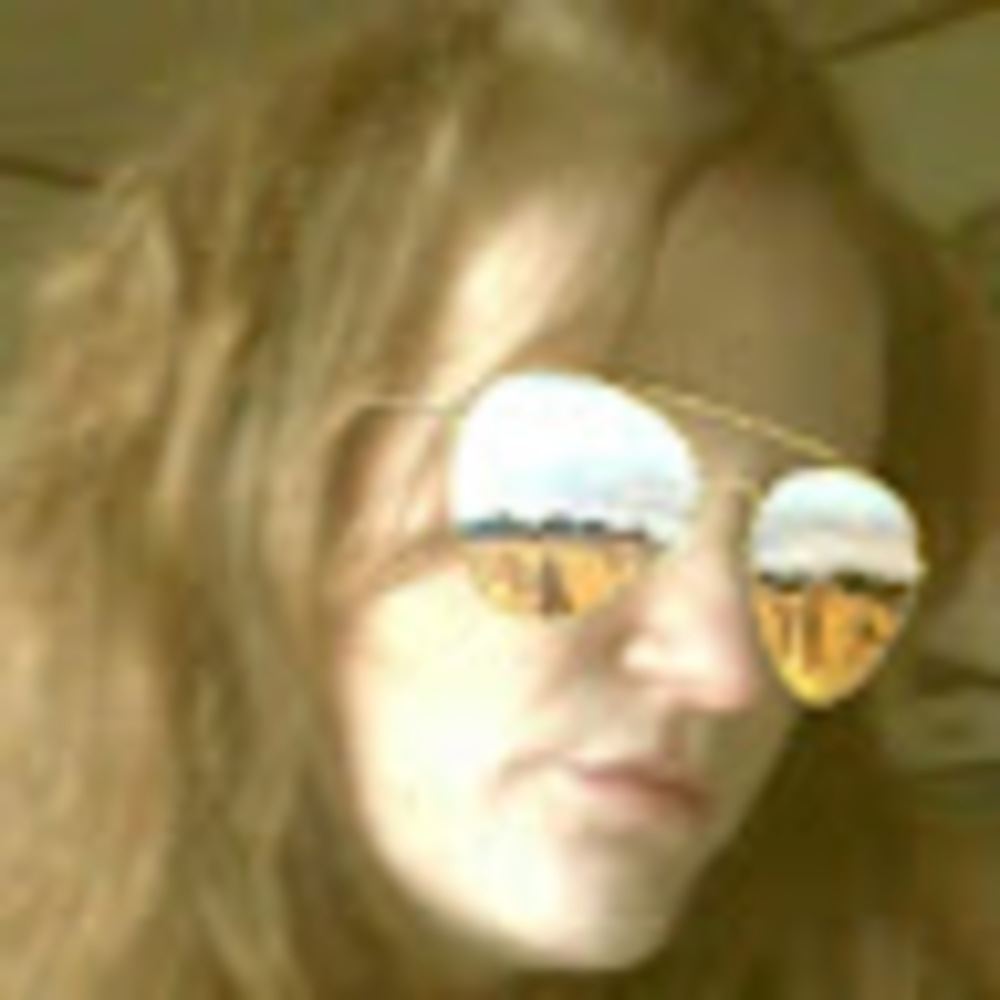 Meet your Posher, Crystal